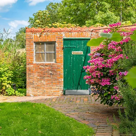 Ferienhaus Sandkasten Upleward